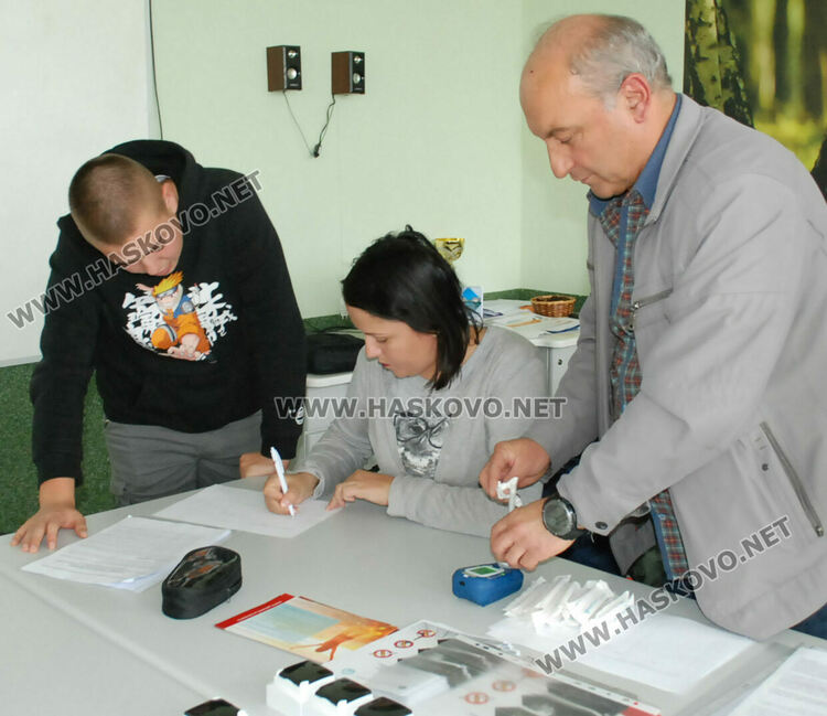 Тестваха с апарат ученици от ПМГ – Хасково дали пушат цигари