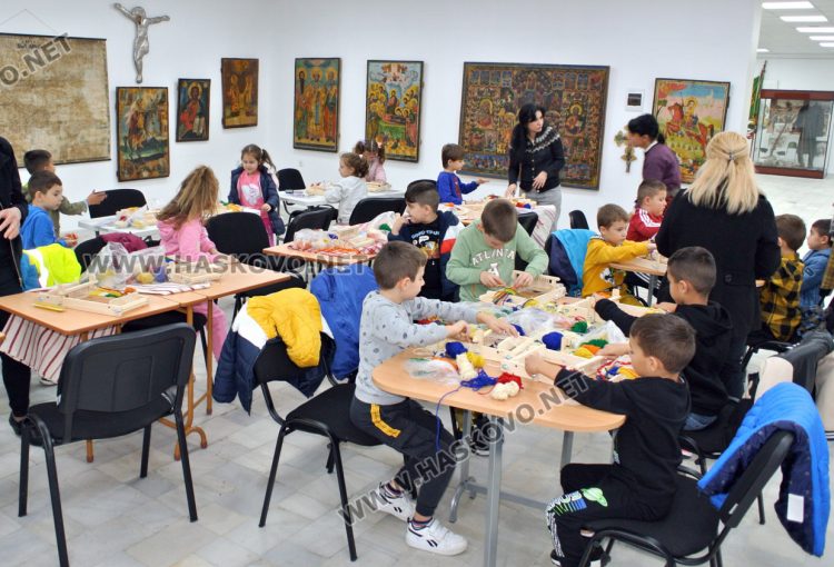 Старите занаяти пленяват деца в ранна възраст и им дават нови знания и умения