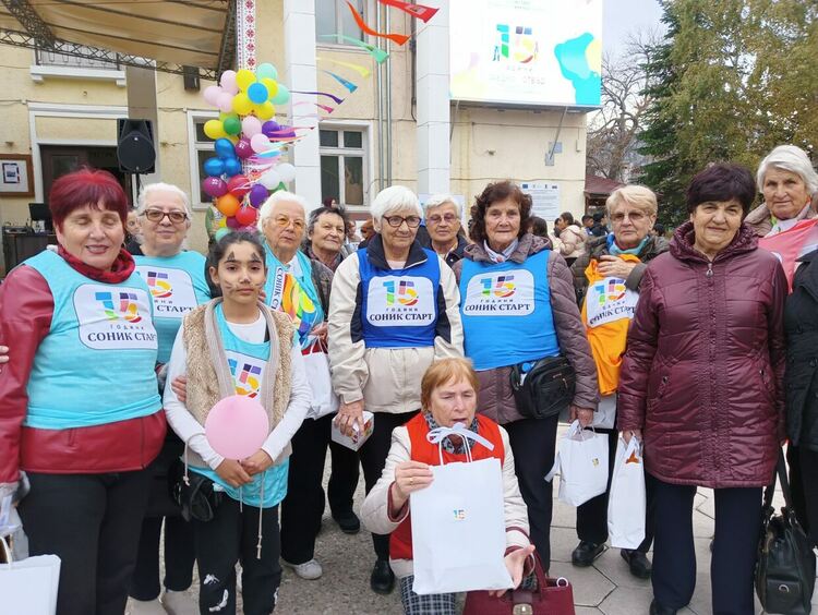 Десетки деца и възрастни празнуваха рождения ден на СОНИК СТАРТ