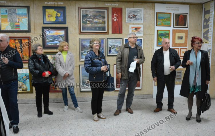 Едномесечна разпродажба на картини ще отчете 30 % за школите „Вале“ и „Колорит“