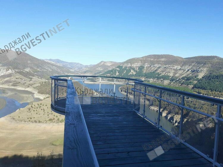 Откриха официално панорамната площадка над меандрите на яз.“Кърджали“