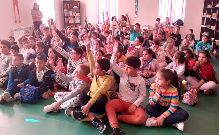 Ученици от „Шандор Петьофи“ се включиха в беседа за пътна безопасност