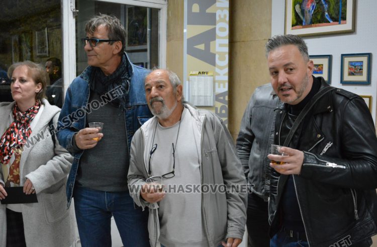 Едномесечна разпродажба на картини ще отчете 30 % за школите „Вале“ и „Колорит“