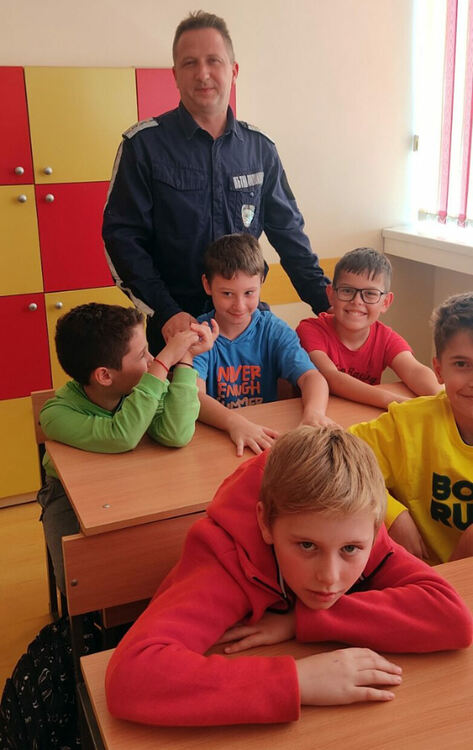 Ученици от „Шандор Петьофи“ се включиха в беседа за пътна безопасност