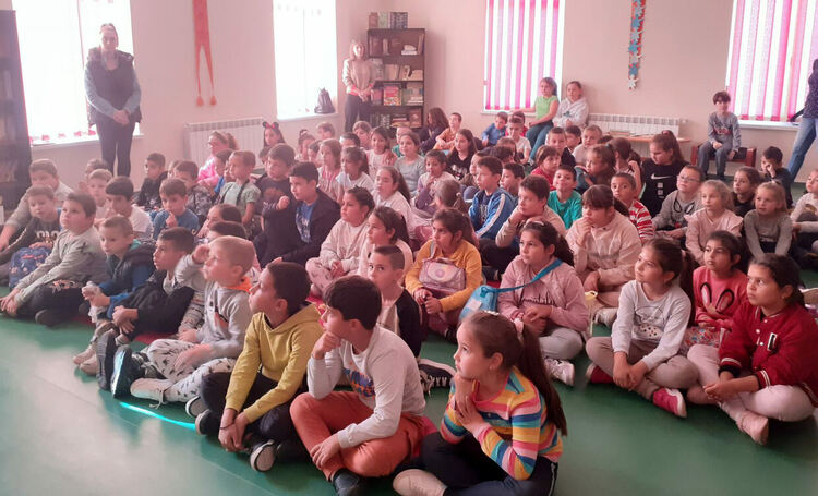 Ученици от „Шандор Петьофи“ се включиха в беседа за пътна безопасност