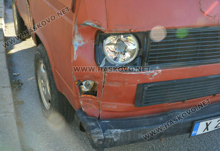 Шофьор с "Опел" отне предимството на камион и го засече на Кърджалийска