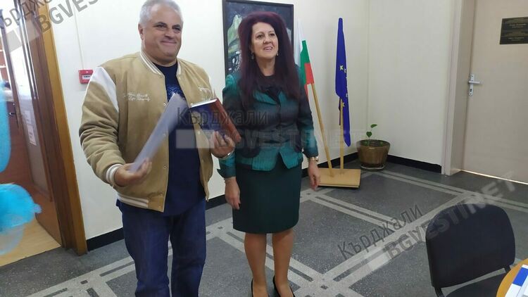 Началникът на регионалното управление по образование в Кърджали връчи награди на изявени преподаватели