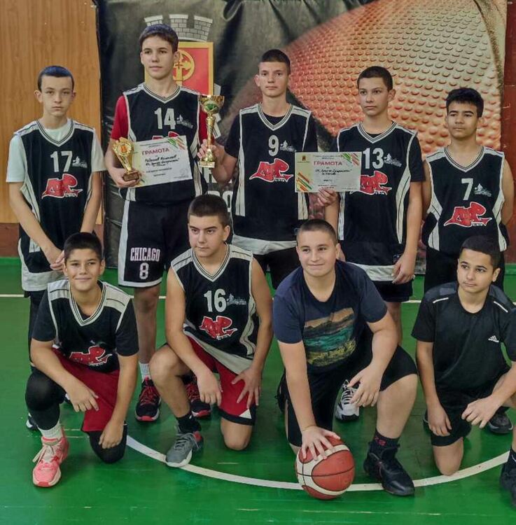 ПМГ и ОУ „Христо Смирненски“ станаха общински първенци по баскетбол 