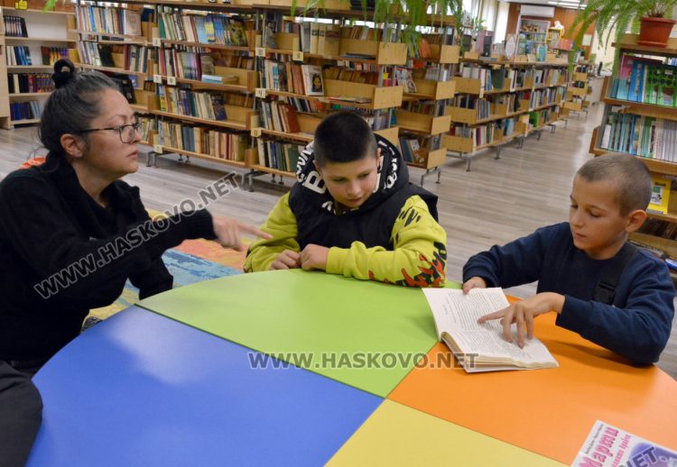 Хасково се включи с много инициативи в  първия у нас Ден на четенето