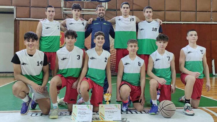 ПМГ и ОУ „Христо Смирненски“ станаха общински първенци по баскетбол 