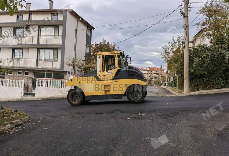 Днес завършиха асфалтиране на улица в кв."Орфей" в Момчилград