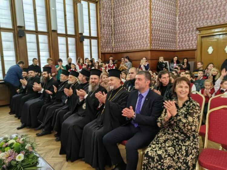 Тържествен концерт по случай Празника Въведение Богородично и Деня на християнското семейство и младеж, се проведе в Перник