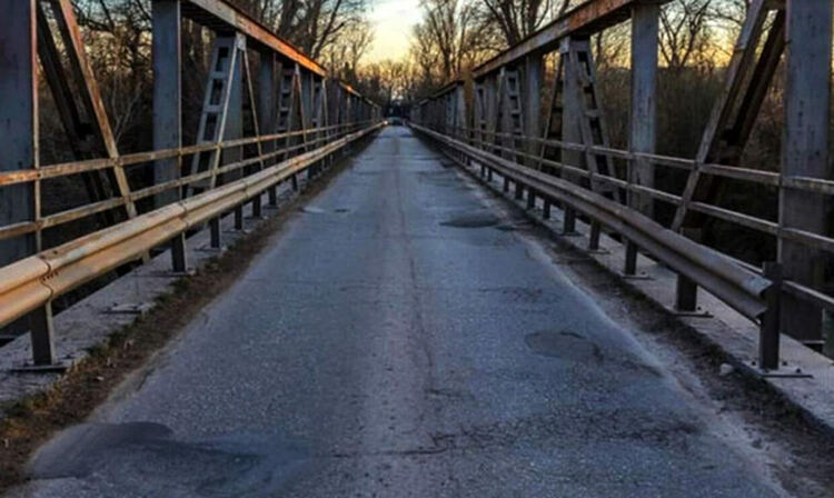 В понеделник ще ограничат за кратко движението по моста между Първомай и Градина