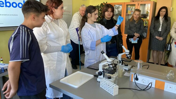 Нова модерна лаборатория откриха в димитровградската езикова гимназия