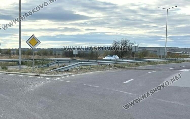 Възрастен водач мина през кръстовището на „Язаки“, не го видял