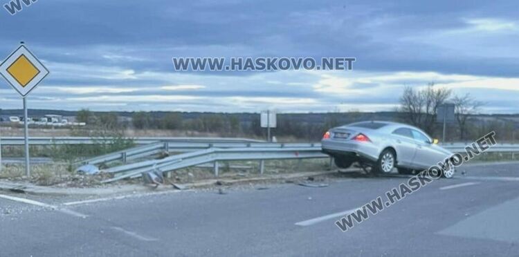 Възрастен водач мина през кръстовището на „Язаки“, не го видял