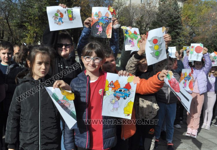 Пътна полиция, БЧК и ученици с послания към шофьорите за толерантност на пътя 
