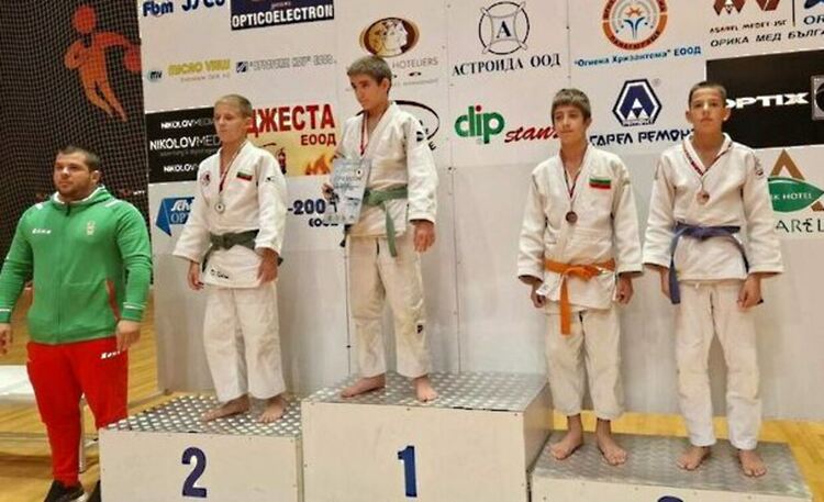Димитър Димитров с титла от турнир по джудо в Панагюрище 