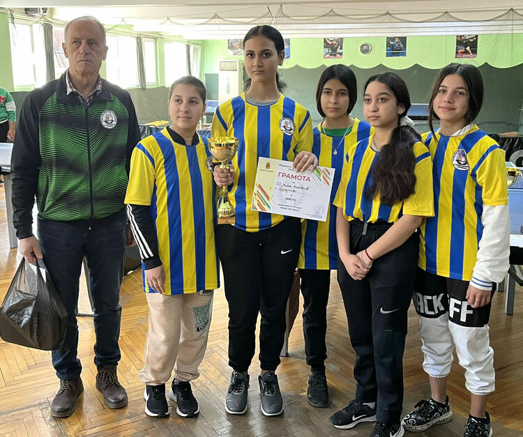 Започнаха ученическите игри по бадминтон и тенис на маса