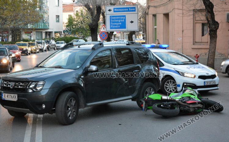 МВР: Водачът на Дачията е предизвикал катастрофата с пострадалия моторист в Хасково