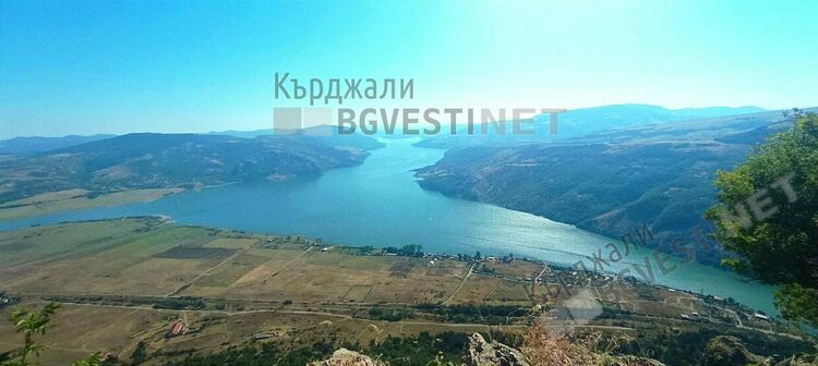 Любители на риболова се организират за да почистят брега на яз.“Студен кладенец“ при Широко поле