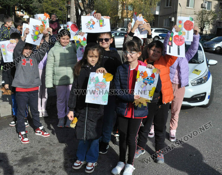 Пътна полиция, БЧК и ученици с послания към шофьорите за толерантност на пътя 
