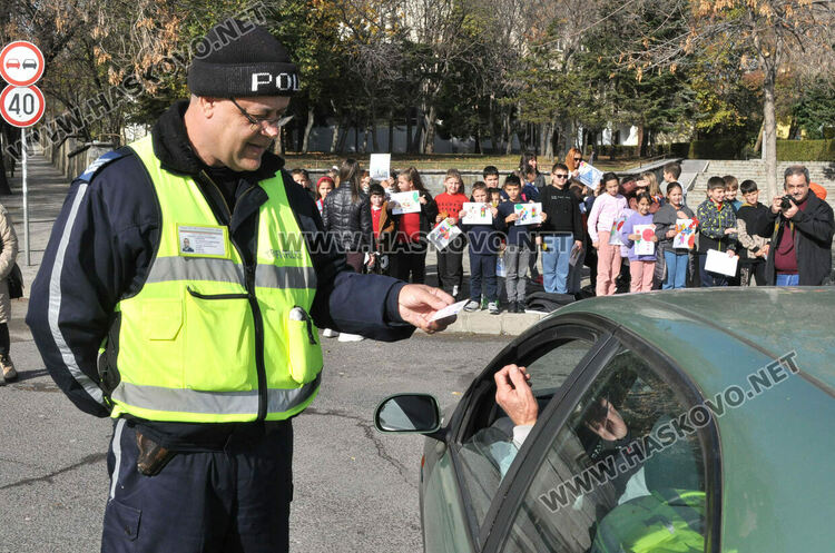 Пътна полиция, БЧК и ученици с послания към шофьорите за толерантност на пътя 