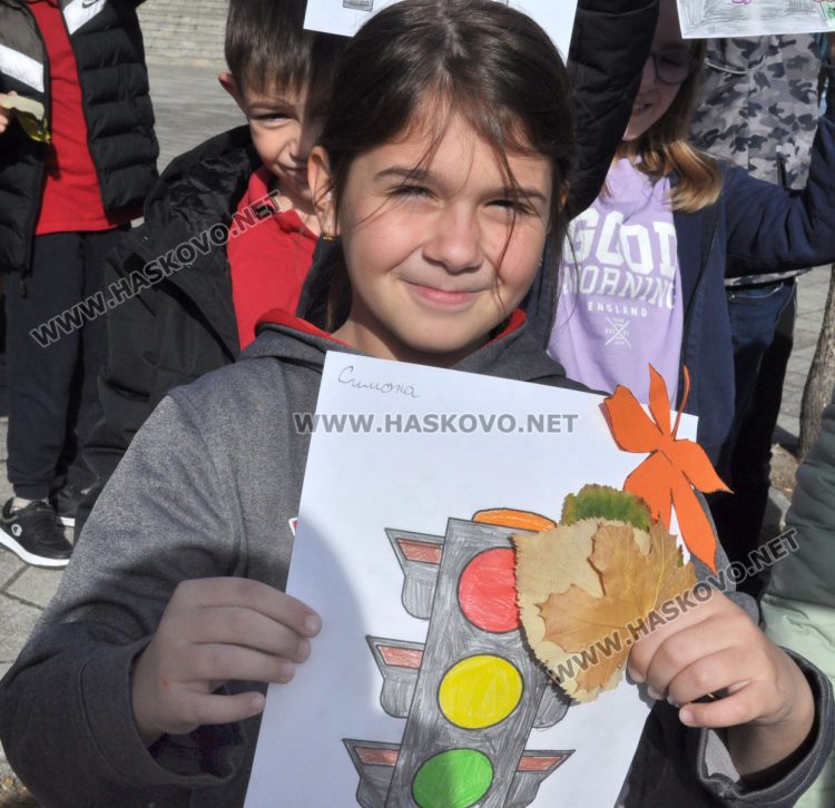 Пътна полиция, БЧК и ученици с послания към шофьорите за толерантност на пътя 