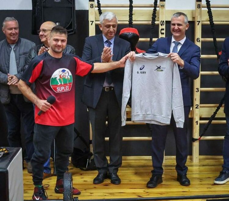 Откриха обновената Зала „Суплес