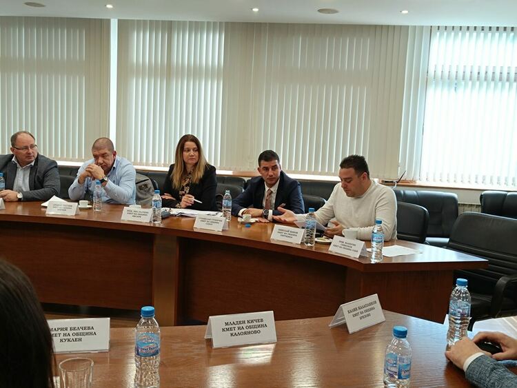 Областният управител д-р Зюмбилев обсъди приоритетните проекти за предстоящата бюджетна година с кметовете на общини от Пловдивска област