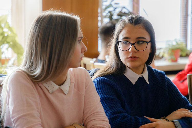 Ученици от ФСГ се информираха за данъци и здравно осигуряване в НАП-Хасково