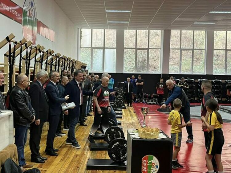 Откриха обновената Зала „Суплес