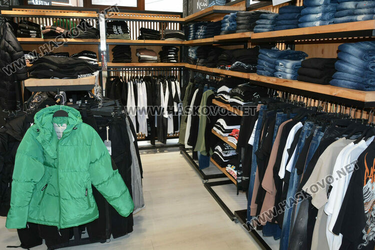 „Черен петък“ за ръкоделия, дрехи, обувки и техника в Хасково