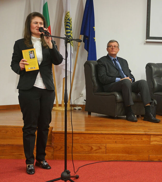 Светлана Николова с премиера на книгата си „На раменете ми“