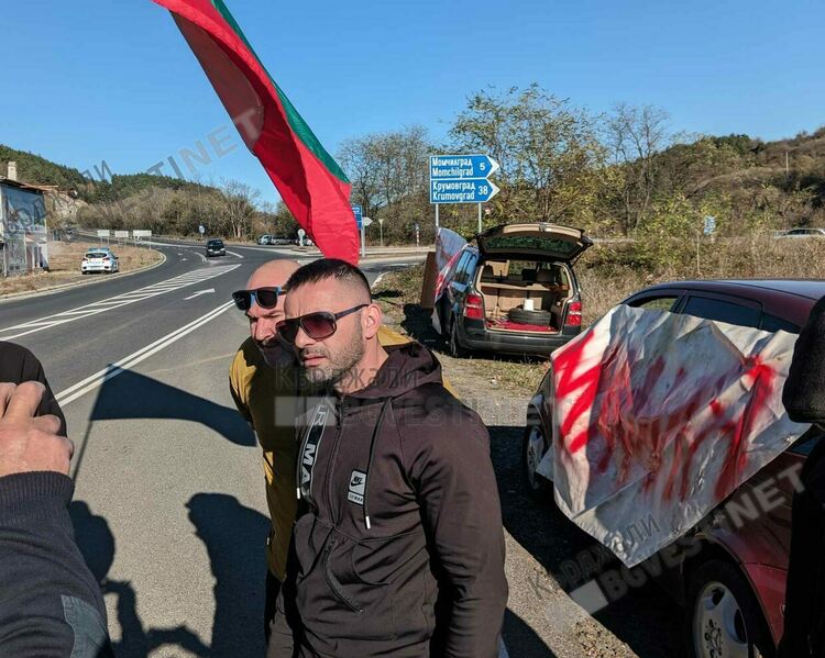 Недоволните риболовци от Кърджалийско вдигат 300 души на протест в Еленовото стопанство, искат разрешение от Община Момчилград