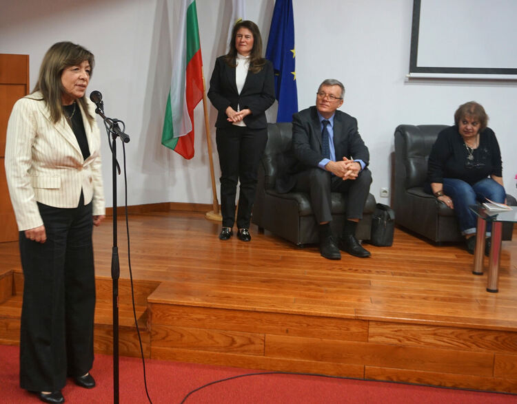 Светлана Николова с премиера на книгата си „На раменете ми“