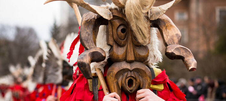 Започна приемът на заявки за участие в 30-ото юбилейно издание на Международния фестивал на маскарадните игри „Сурва“ в Перник