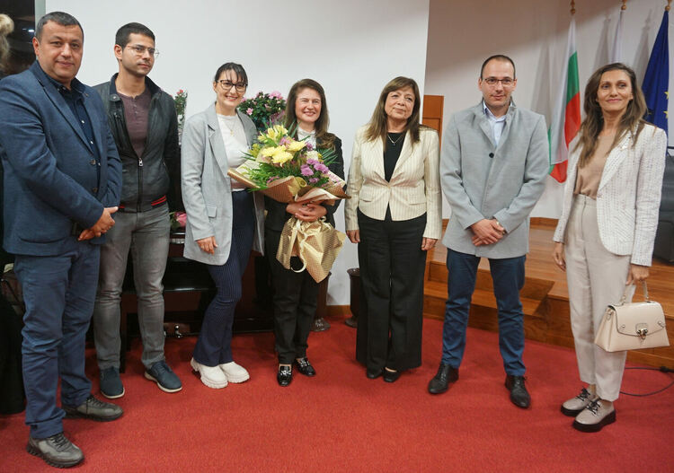 Светлана Николова с премиера на книгата си „На раменете ми“