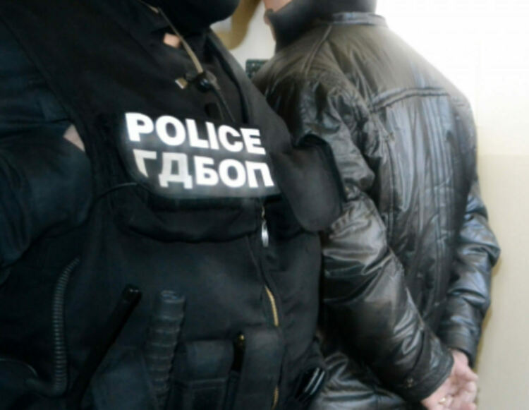 ГДБОП нахлу в офиси на пловдивска кабеларка, абонатите останаха без интернет и телевизия