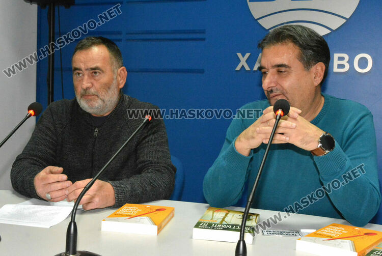 Съдия Иван Стоилов представи два романа в Хасково