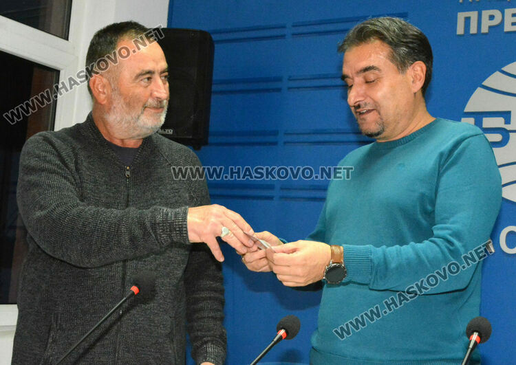 Съдия Иван Стоилов представи два романа в Хасково