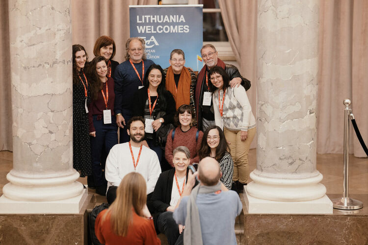 Елена Цветкова презентира Националния фестивал на коледната и новогодишната песен в Литва 