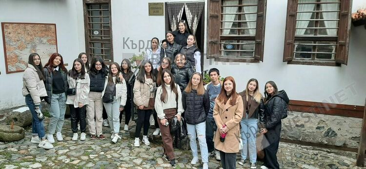 По стъпките на българските култура и занаяти