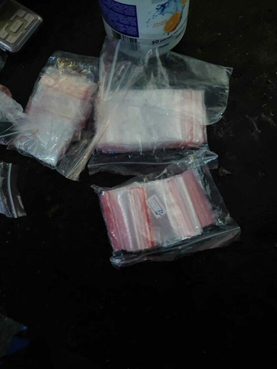 Спипаха четирима мъже с дрога при полицейска акция