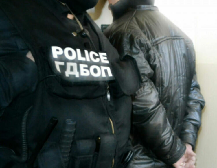 Кабелен оператор, ударен от ГДБОП в Пловдив, остави без услуги абонати в Кърджали