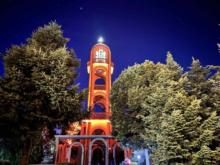 Камбанарията на „Ямача“ светна в оранжево в знак срещу насилието над жени