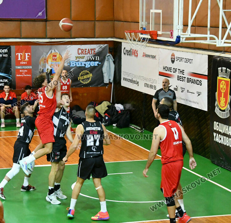 В инфарктен мач „Хасково“ победи „Локомотив“ с 1 точка разлика