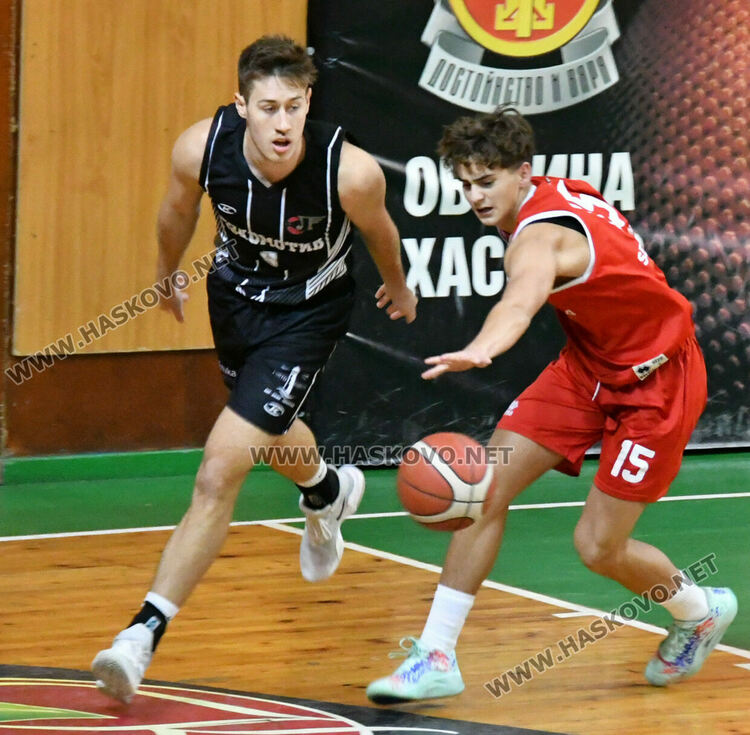 В инфарктен мач „Хасково“ победи „Локомотив“ с 1 точка разлика