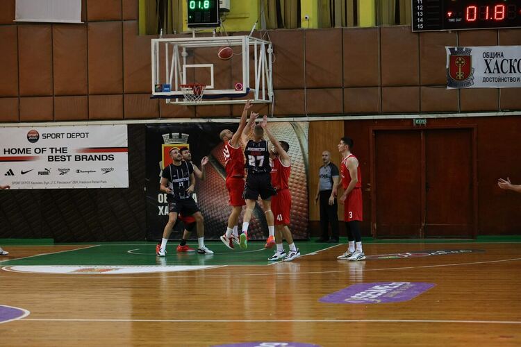 В инфарктен мач „Хасково“ победи „Локомотив“ с 1 точка разлика