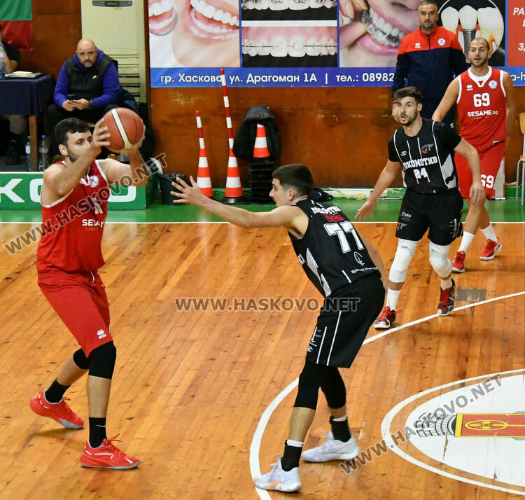 В инфарктен мач „Хасково“ победи „Локомотив“ с 1 точка разлика